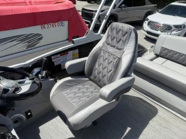 Slide: The Image of Luxurious seating in Bennington 25 RTSB boat, 2023 model. - 9