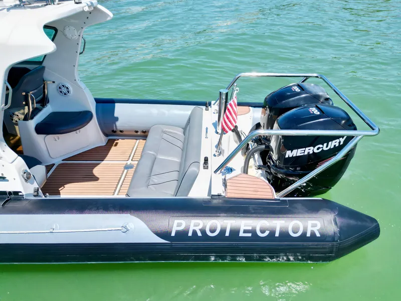 Slide: The Image of Protector Targa 28 2005 - 13