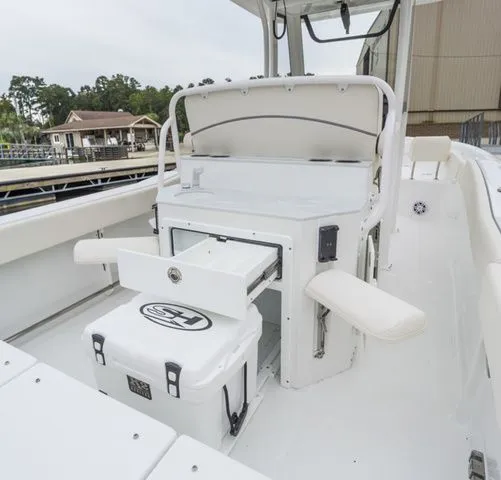 Slide: The Image of Interior view of Sea Hunt Ultra 245 SE boat, model 2026. - 5