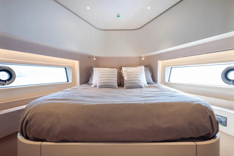 Slide: The Image of Luxurious bedroom interior of 2025 Azimut Seadeck 6 yacht with modern design. - 21
