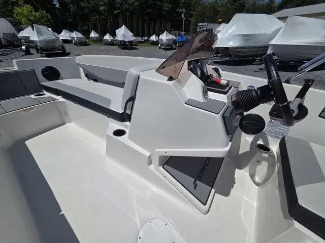 Slide: The Image of Interior view of 2025 Starcraft 2025 SV 16 OB boat. - 12