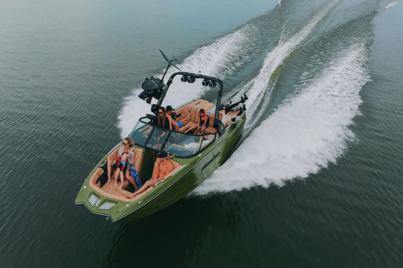 Slide: The Image of MasterCraft XT24 2027 - 4