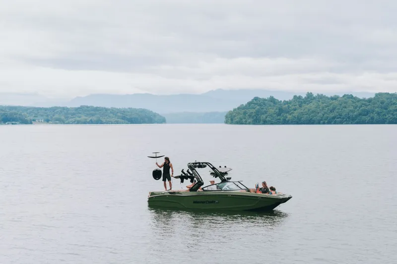 Slide: The Image of MasterCraft XT24 2027 - 17