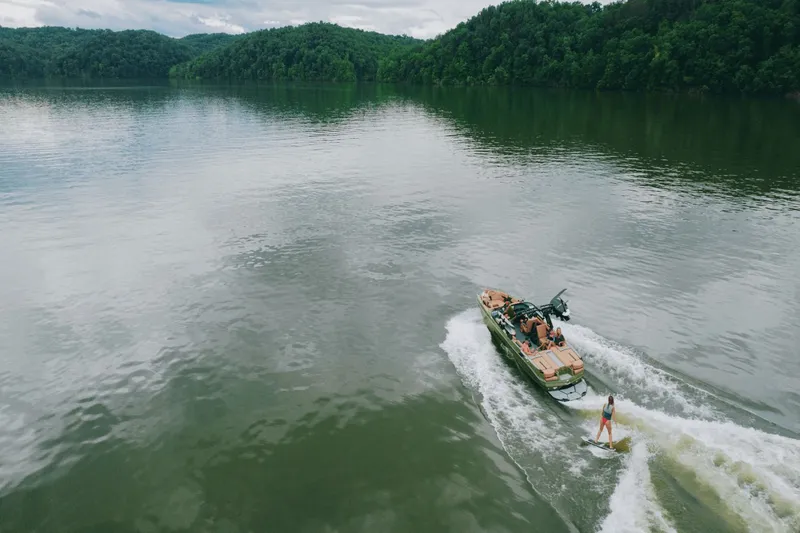 Slide: The Image of MasterCraft XT24 2027 - 5