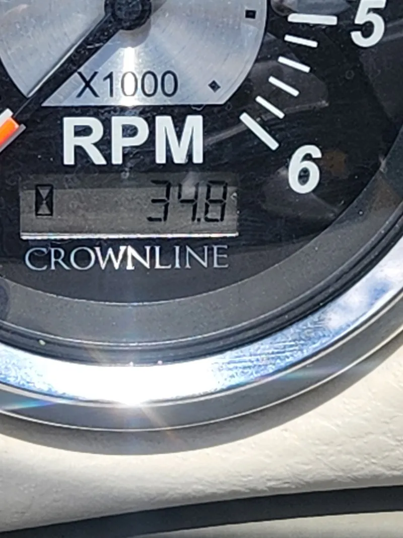 Slide: The Image of Crownline 18 SS 2012 tachometer displaying 3480 RPM. - 8