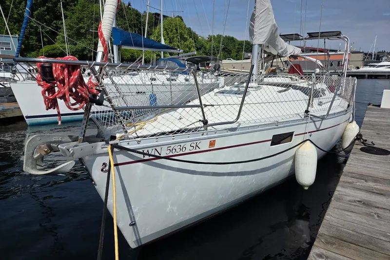 The Image of 1988 Beneteau Oceanis 350 "Sea Squatch" docked at Signature on Lake Union - 0
