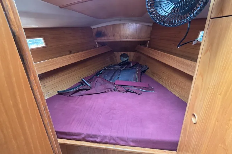 Slide: The Image of Beneteau Oceanis 350 vee berth - 3