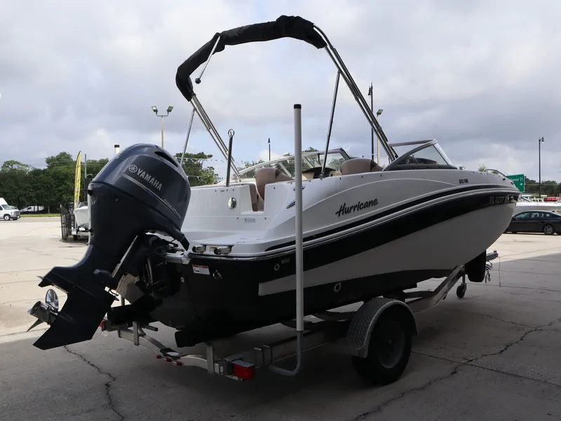 Slide: The Image of 2018 Hurricane SunDeck SD 191 OB boat with Yamaha outboard motor. - 6