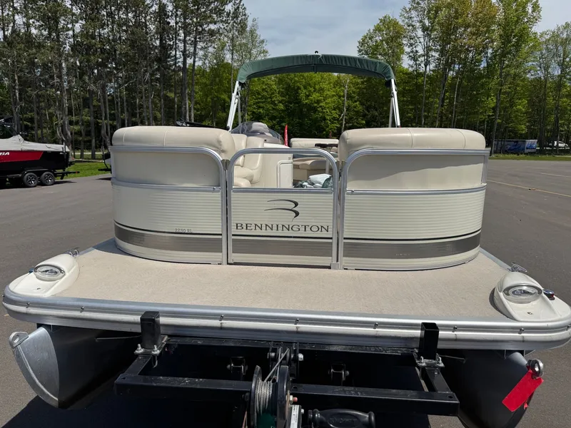 Slide: The Image of 2007 Bennington 2250RL pontoon boat on a trailer. - 8