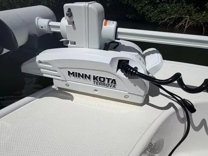 Slide: The Image of Minn Kota Terrova motor on 2024 Boston Whaler 17 Montauk boat. - 6