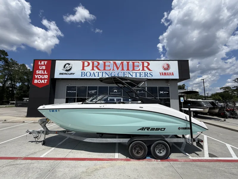 The Image of 2024 Yamaha AR250 boat at Premier Boating Centers. - 1