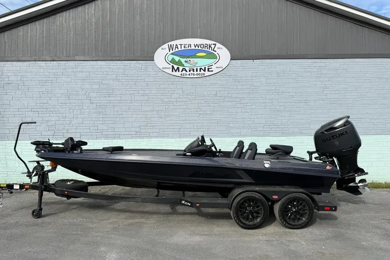 The Image of iKon LXE20 boat 2026 in front of Water Workz Marine building. - 1