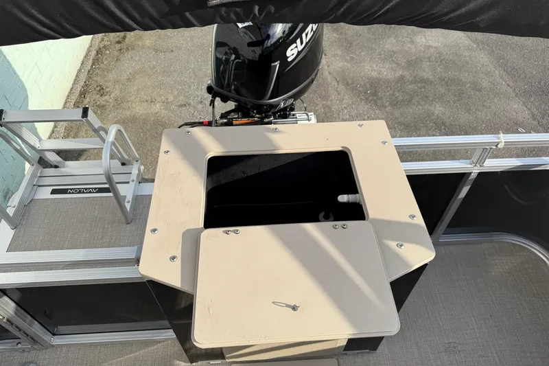 Slide: The Image of 2025 Avalon VTX Quad Fish boat with Suzuki motor. - 6