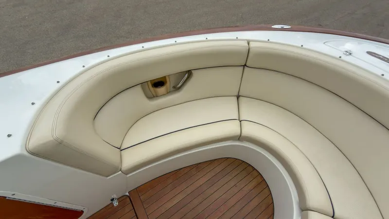 Slide: The Image of Interior of 2006 Chris-Craft Launch 28 boat. - 18