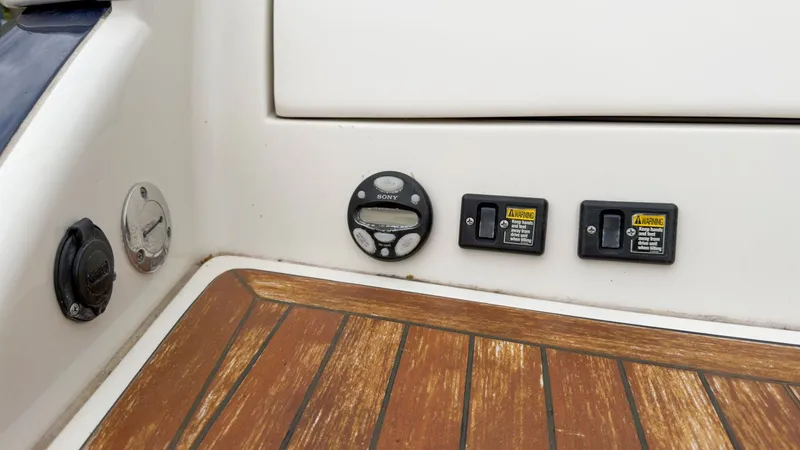 Slide: The Image of Control panel on 2006 Chris-Craft Launch 28 boat. - 29