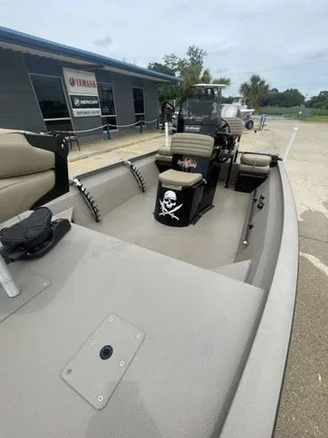 Slide: The Image of War Eagle 961 Blackhawk 2019 - 6