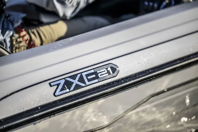 Slide: The Image of Skeeter ZXE21 2026 - 14