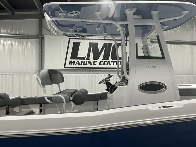 Slide: The Image of NauticStar 242 Offshore 2026 - 21