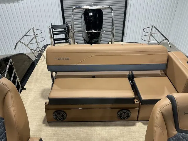 Slide: The Image of Harris Grand Mariner 250 SLDH 2026 - 10