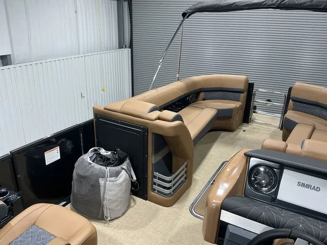 Slide: The Image of Harris Grand Mariner 250 SLDH 2026 - 17