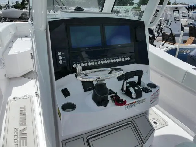 Slide: The Image of Twin Vee 260 GFX2 CC 2026 - 12