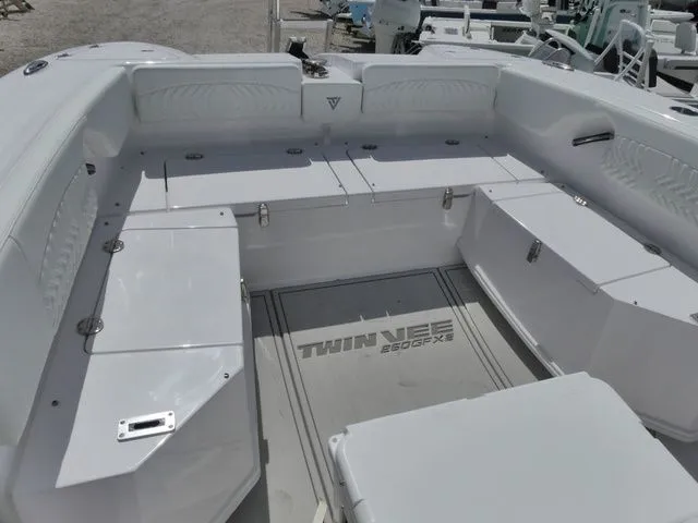 Slide: The Image of Twin Vee 260 GFX2 CC 2026 - 14