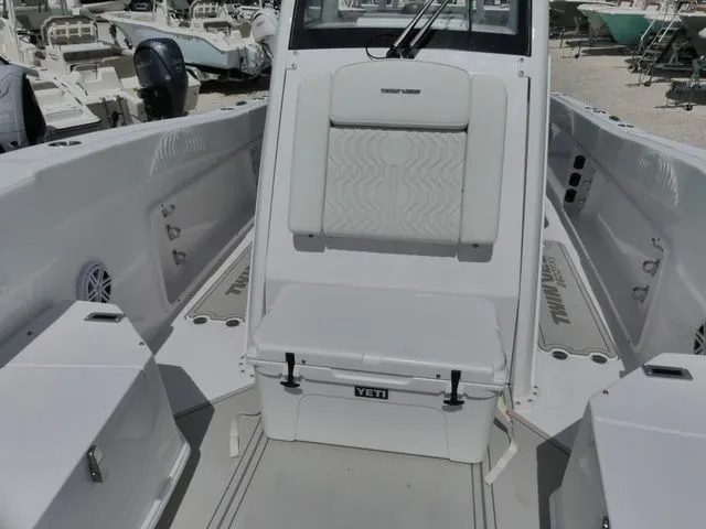 Slide: The Image of Twin Vee 260 GFX2 CC 2026 - 15