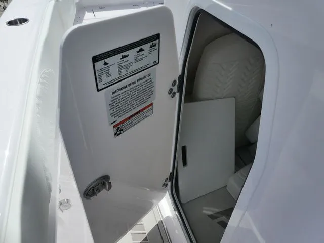Slide: The Image of Twin Vee 260 GFX2 CC 2026 - 16