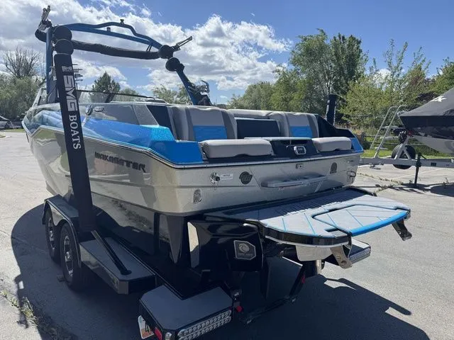 Slide: The Image of Malibu Wakesetter 25 LSV 2022 - 5