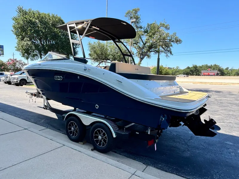 Slide: The Image of 2026 Sea Ray SPX 210 boat on trailer, side view. - 4