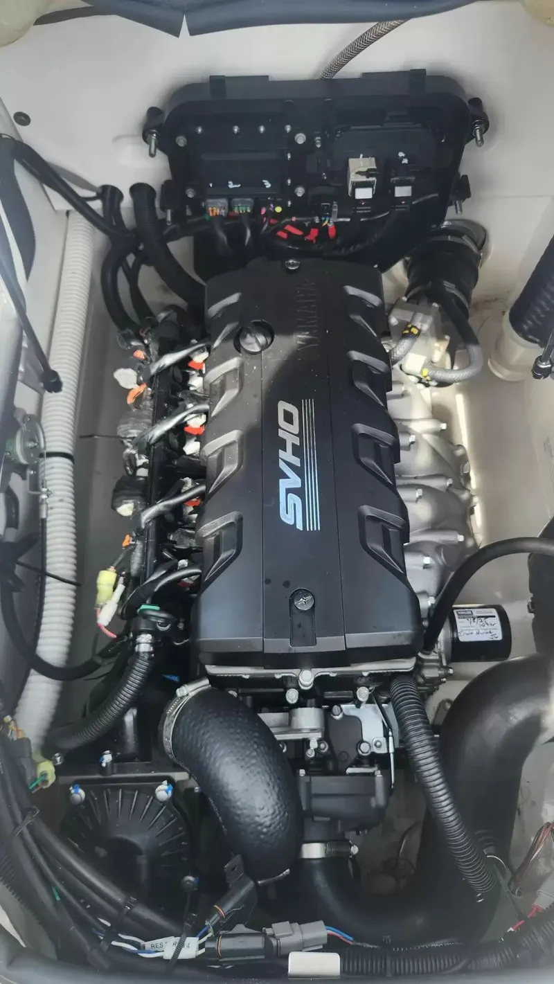 Slide: The Image of Yamaha 195S 2021 - 10
