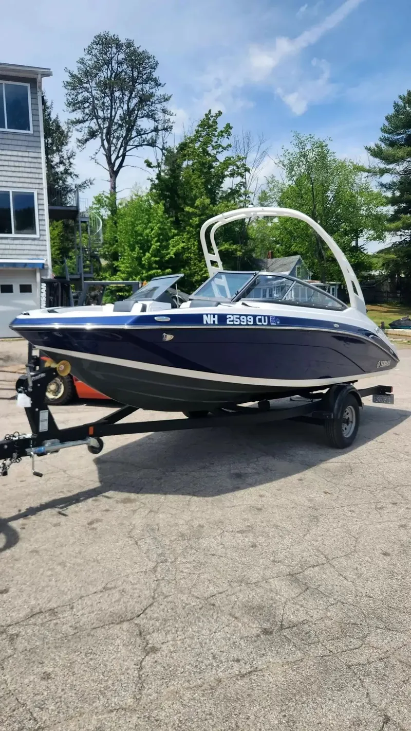 Slide: The Image of Yamaha 195S 2021 - 3