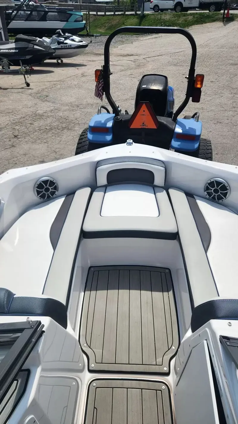 Slide: The Image of Yamaha 195S 2021 - 7