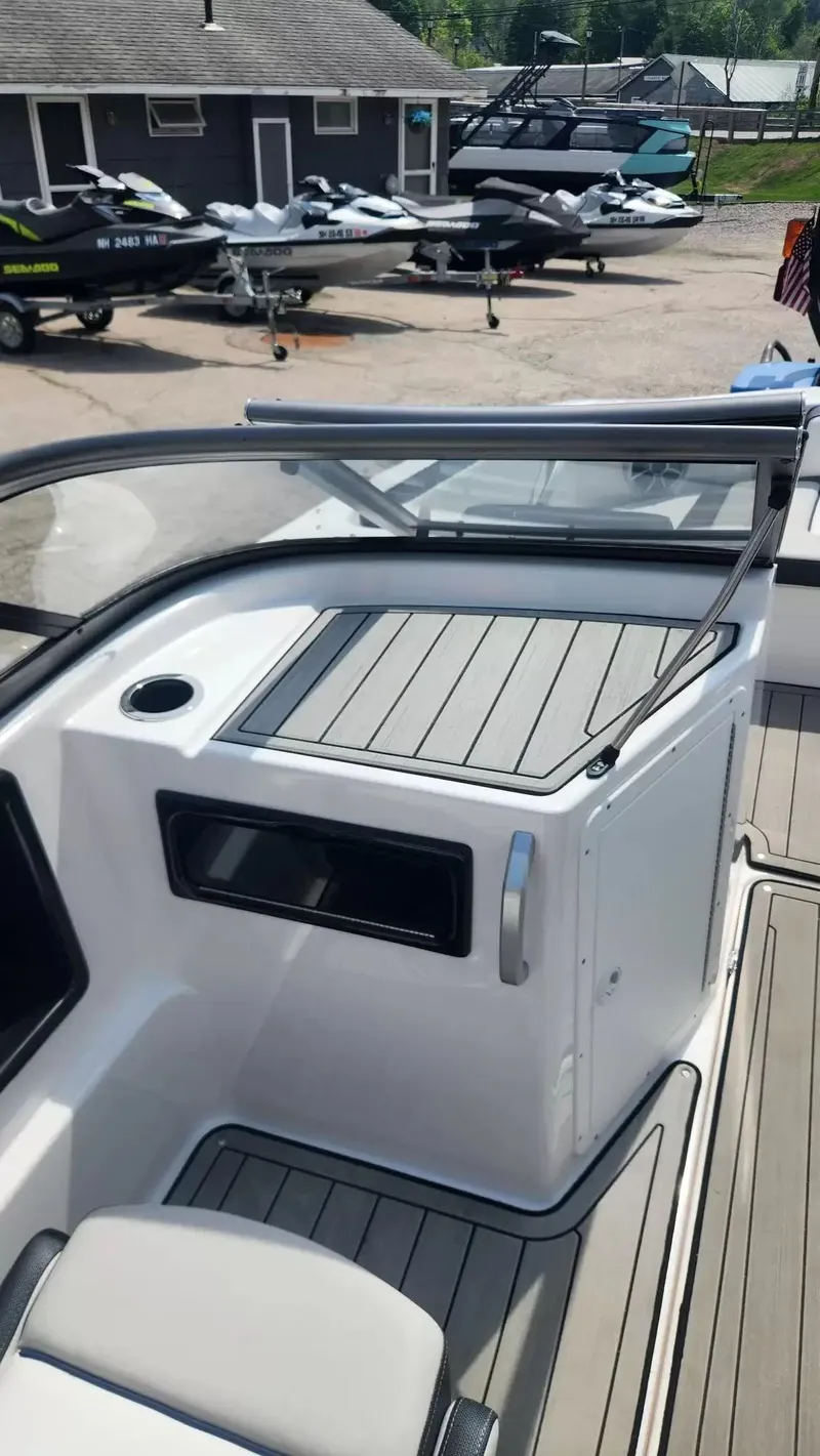 Slide: The Image of Yamaha 195S 2021 - 8