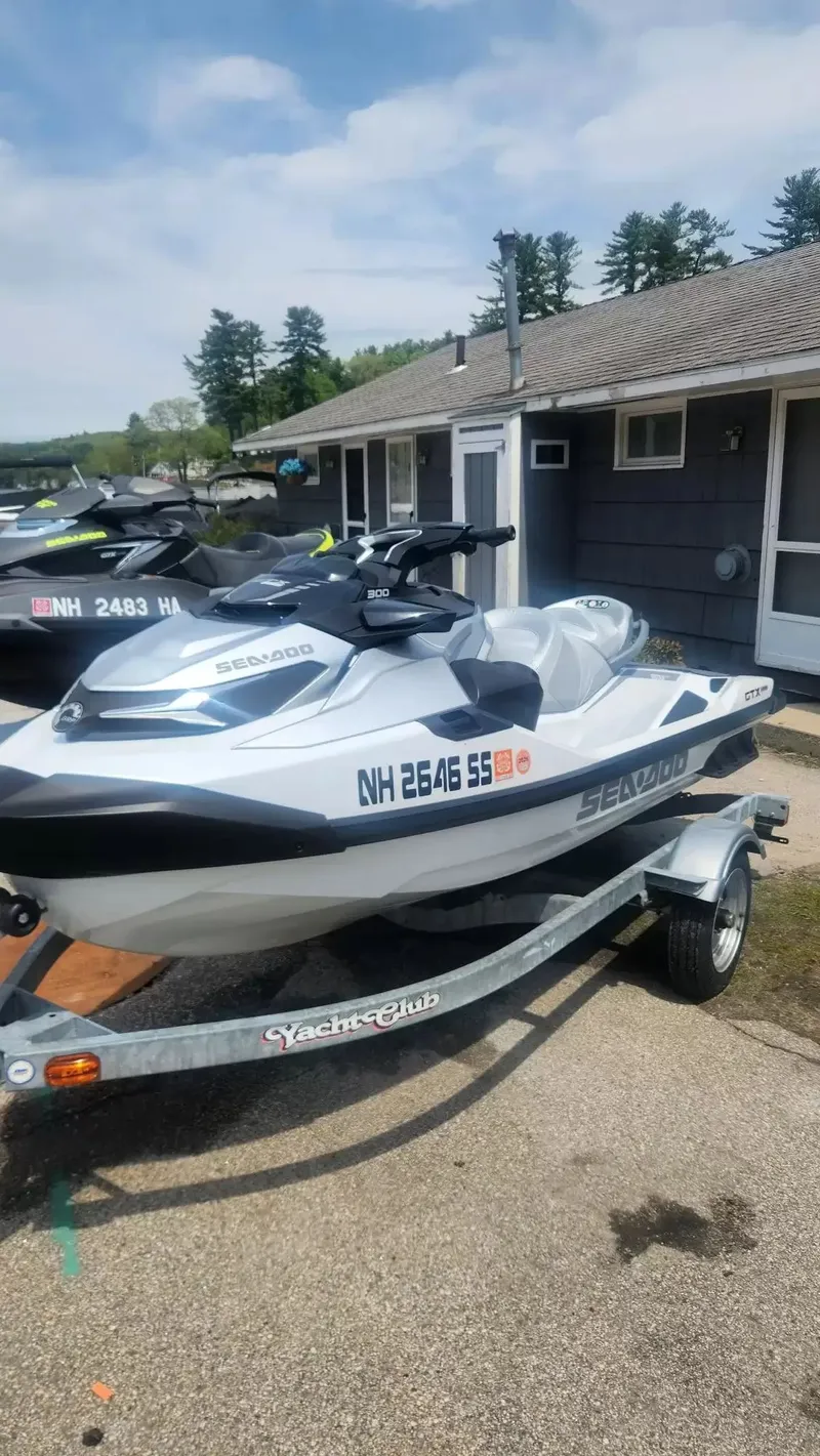 The Image of Sea-Doo GTX LTD 300 SS 2024 - 1