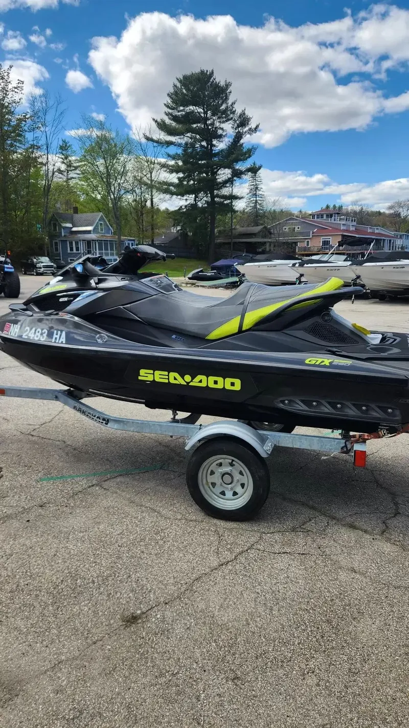 The Image of Sea-Doo GTX LTD is 260 2015 - 1