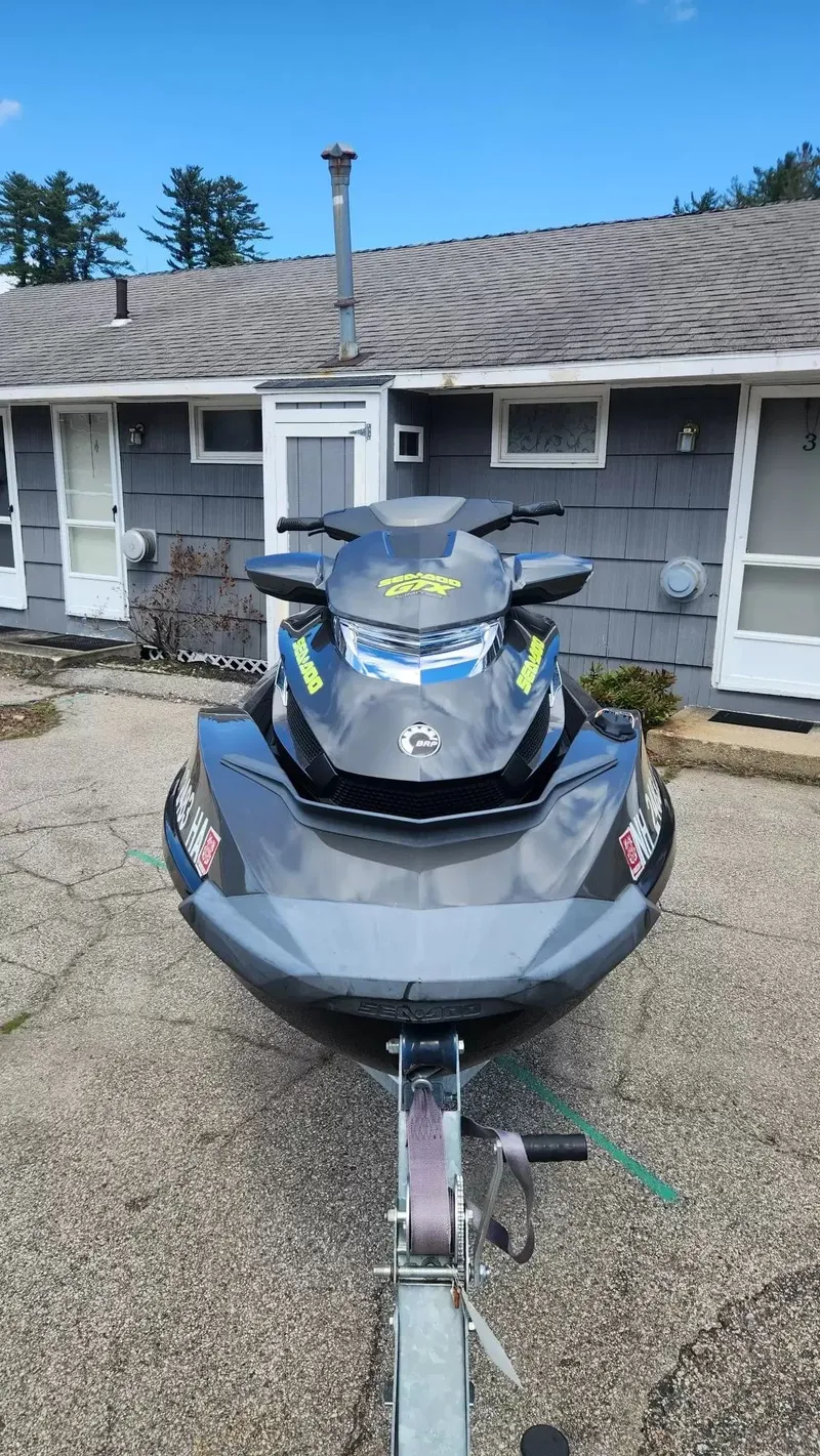 Slide: The Image of Sea-Doo GTX LTD is 260 2015 - 11