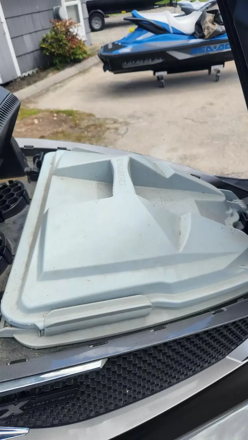 Slide: The Image of Sea-Doo GTX LTD is 260 2015 - 5