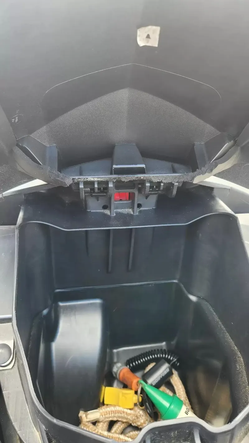 Slide: The Image of Sea-Doo GTX LTD is 260 2015 - 6