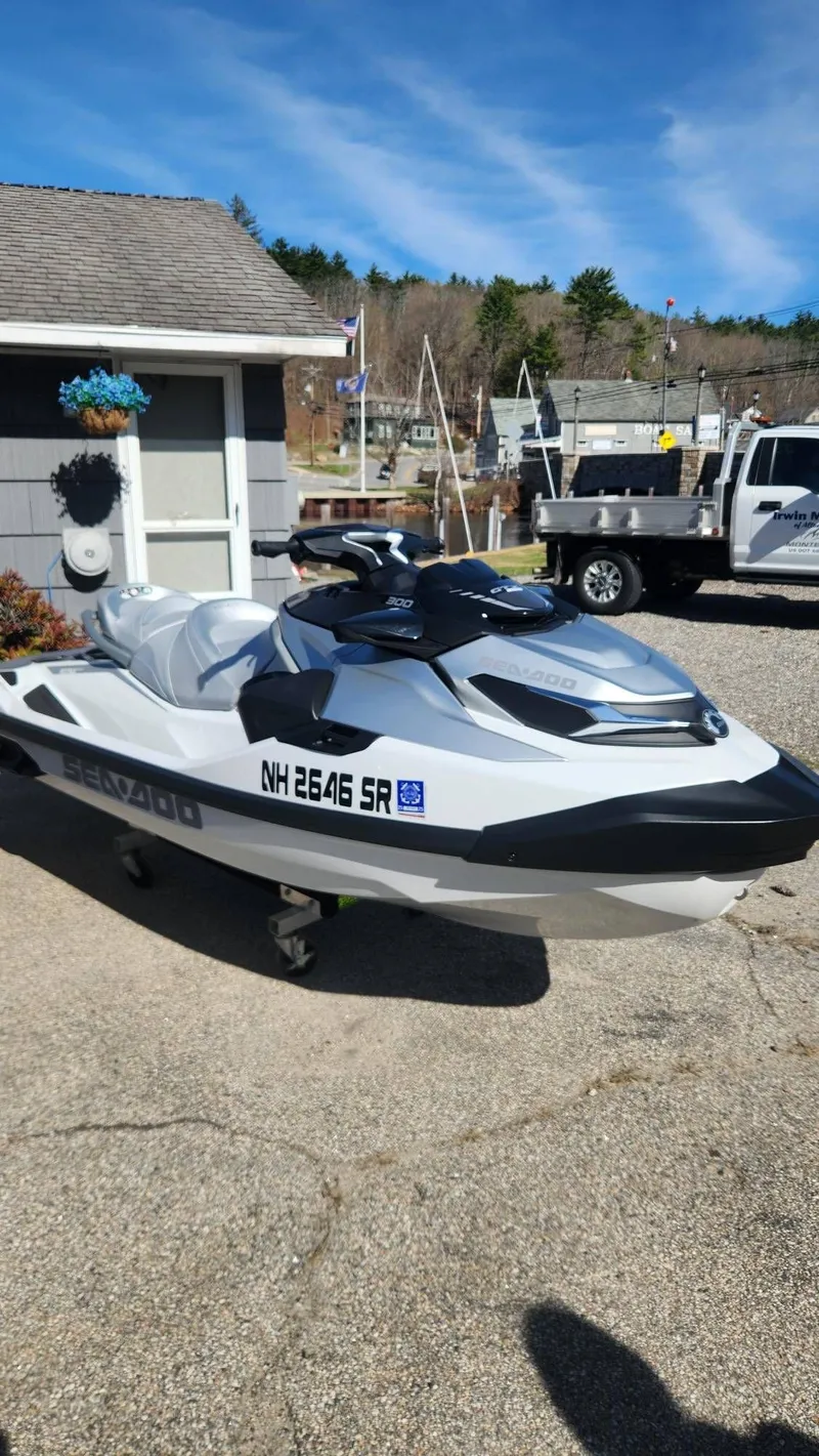 The Image of Sea-Doo GTX LTD 300 SS 2024 - 1