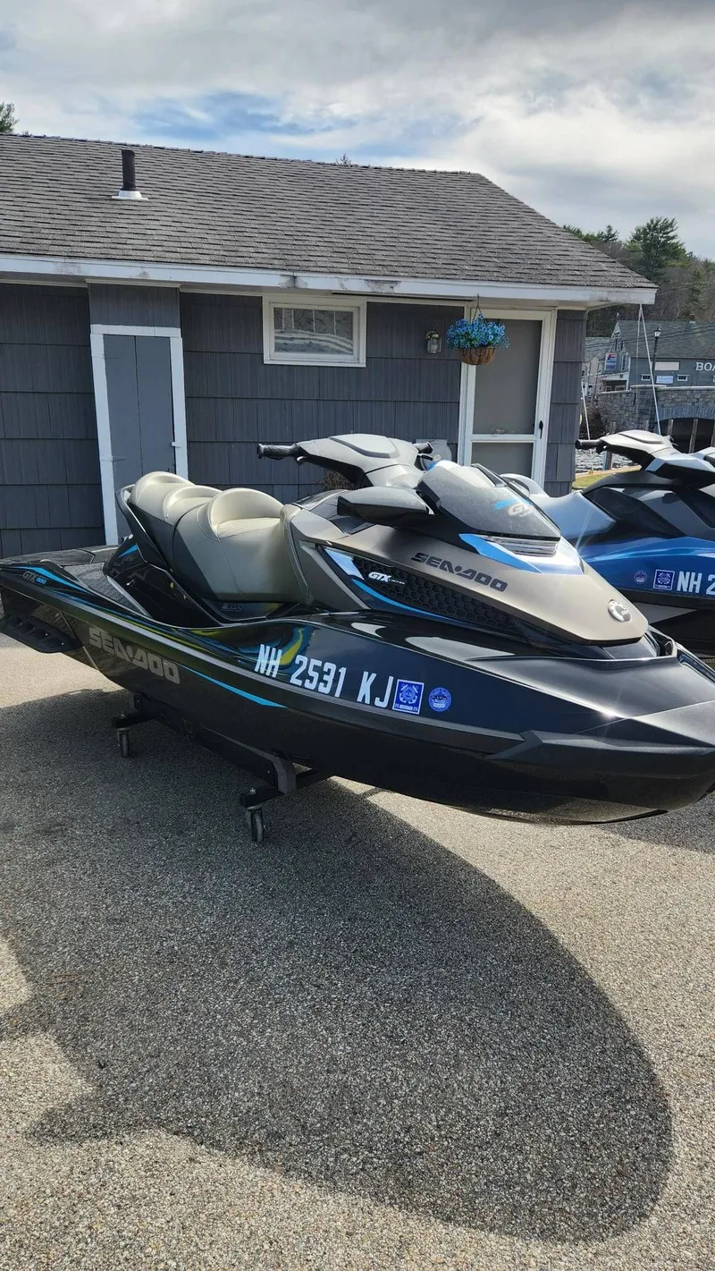 The Image of Sea-Doo GTX LTD 300 2017 - 1