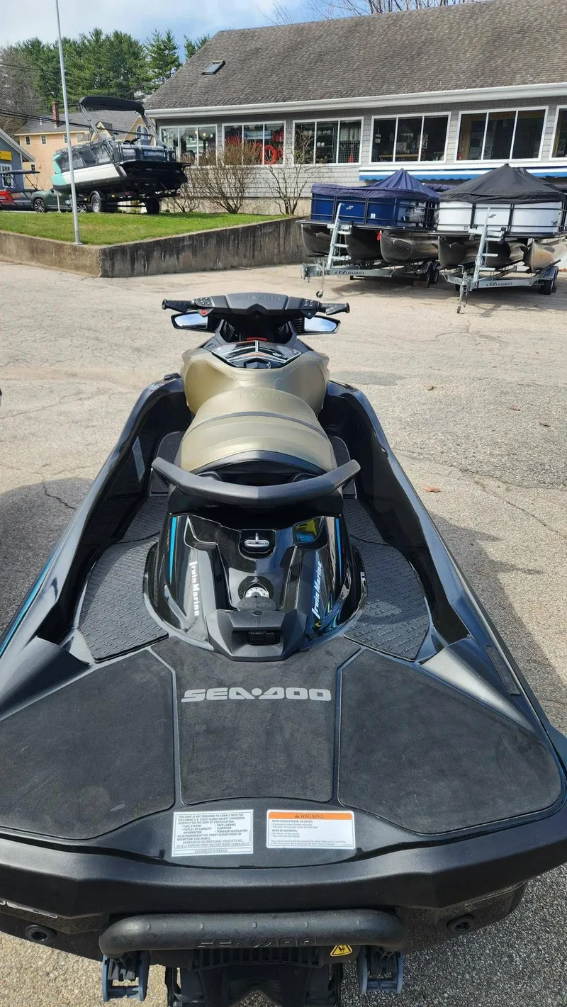 Slide: The Image of Sea-Doo GTX LTD 300 2017 - 4