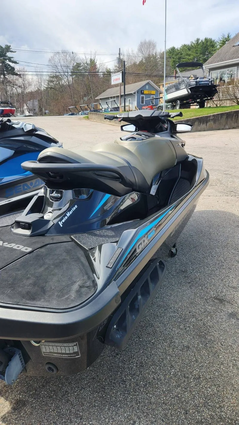 Slide: The Image of Sea-Doo GTX LTD 300 2017 - 6