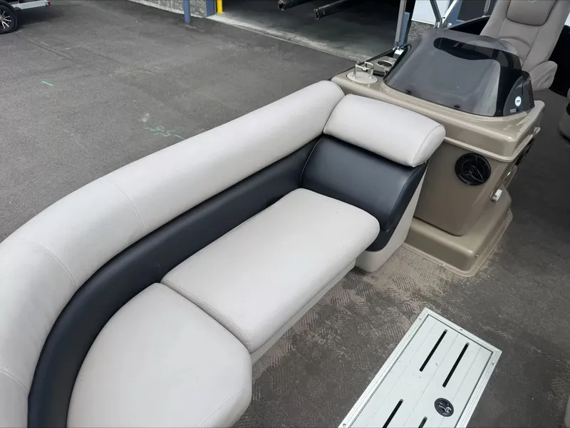 Slide: The Image of Premier 225 SENSATION 2011 - 9
