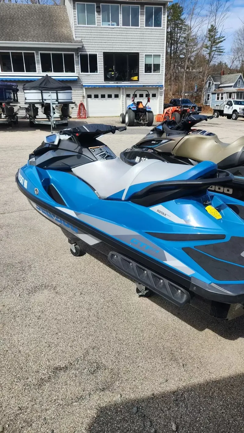 Slide: The Image of Sea-Doo GTI SE 155 2018 - 2