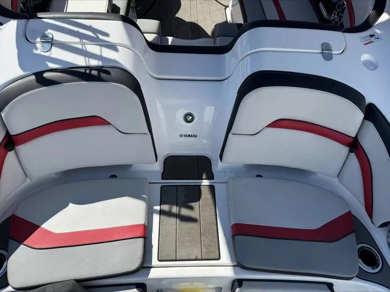 Slide: The Image of Yamaha 242X E-Series 2019 - 11