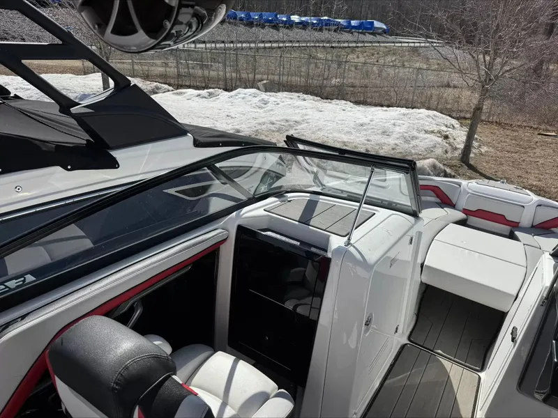 Slide: The Image of Yamaha 242X E-Series 2019 - 13