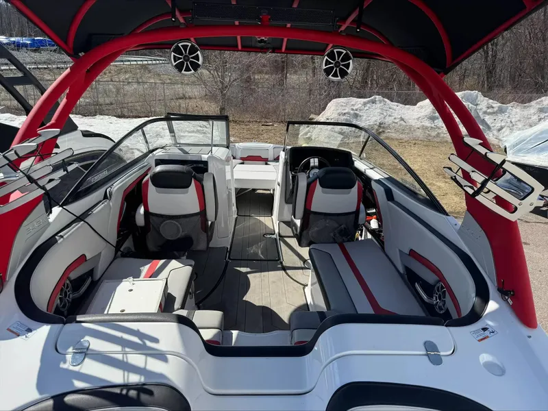 Slide: The Image of Yamaha 242X E-Series 2019 - 16