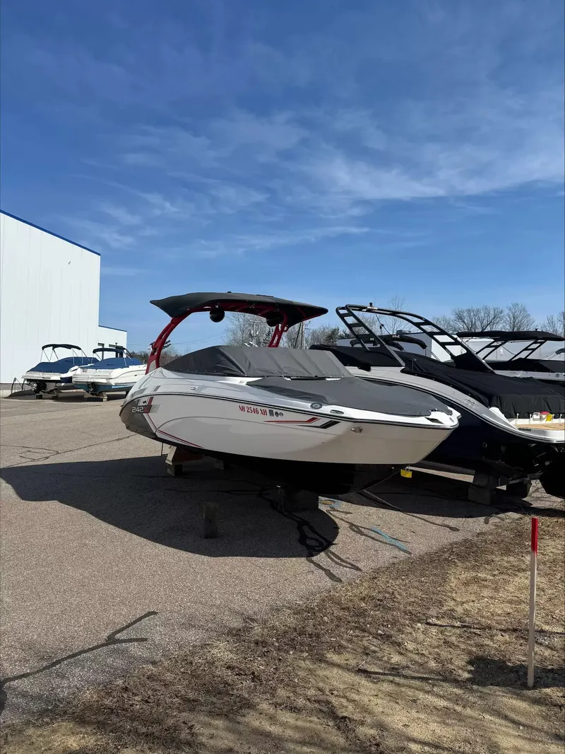 Slide: The Image of Yamaha 242X E-Series 2019 - 2