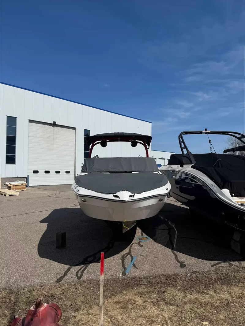 Slide: The Image of Yamaha 242X E-Series 2019 - 4